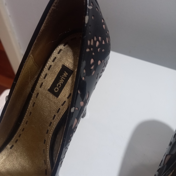 Mimco platform peeptoe heels with patent leather lace look. - Picture 6 of 7